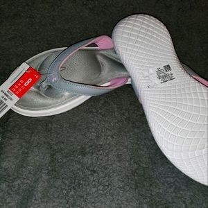 NWT Womens Under Armour Sandals size 8